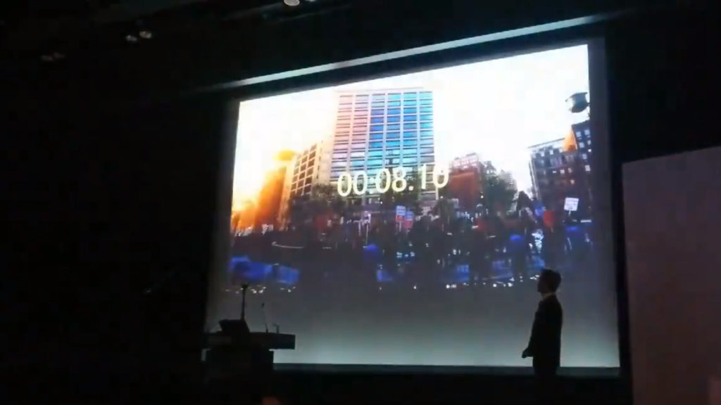 Imagem com vídeo comparativo entre velocidades de processamento entre PS4 e PS5. Imagem: Reprodução