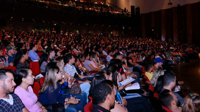 Falando sério com sua brincadeira: Imagens da edição do evento em Goiás.