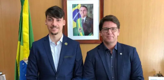 Renan BOlsonaro e Mario Frias