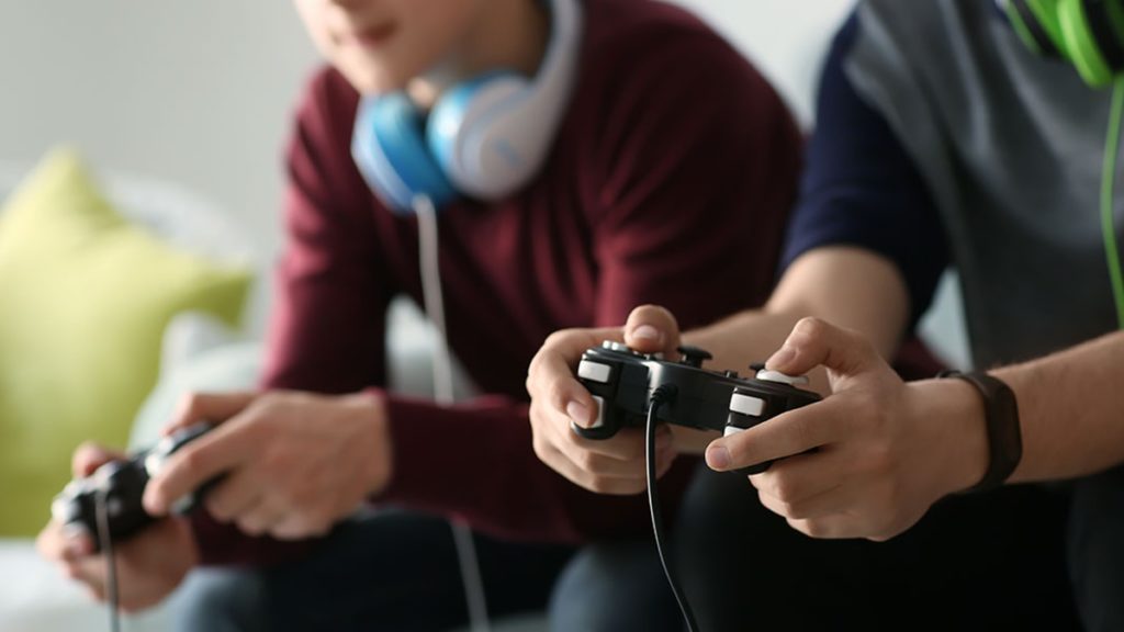 Jovens jogando