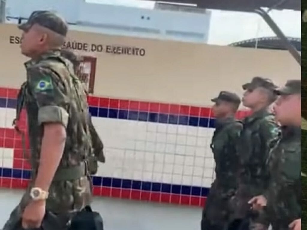 Soldados Complexo do Alemão